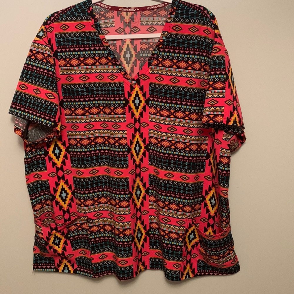 Scrub top . Beautiful patterns